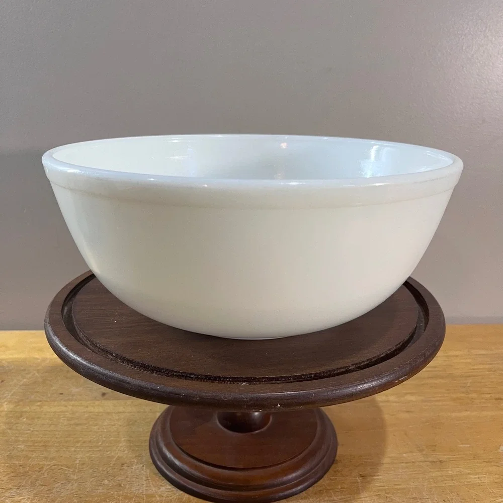 Vtg Pyrex True Opal White 404 Mixing Bowl 4 Qt Milk Glass Round Nesting